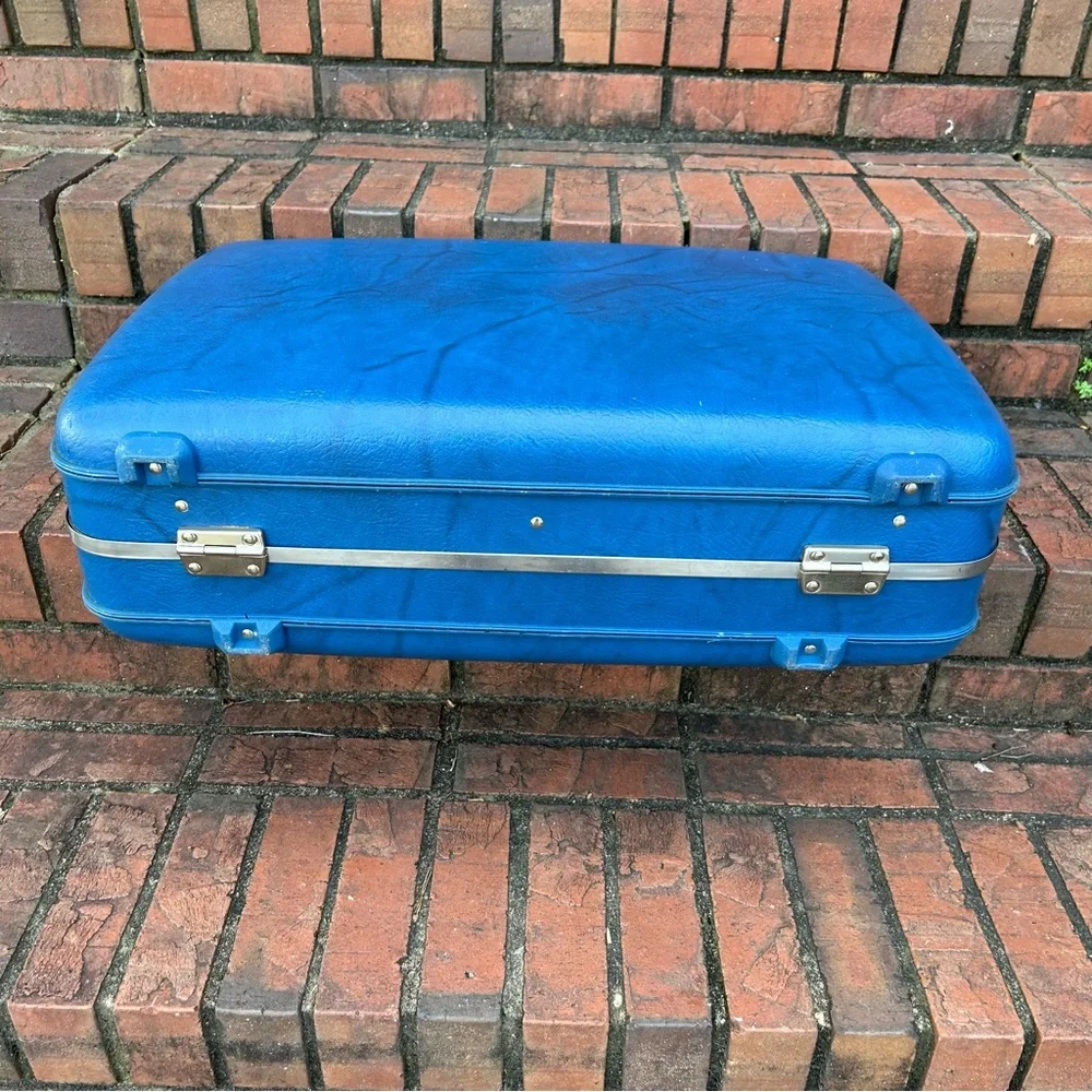 Vintage AMERICAN TOURISTER Luggage Travel Bag SWEET FIND GREAT COLOR !!